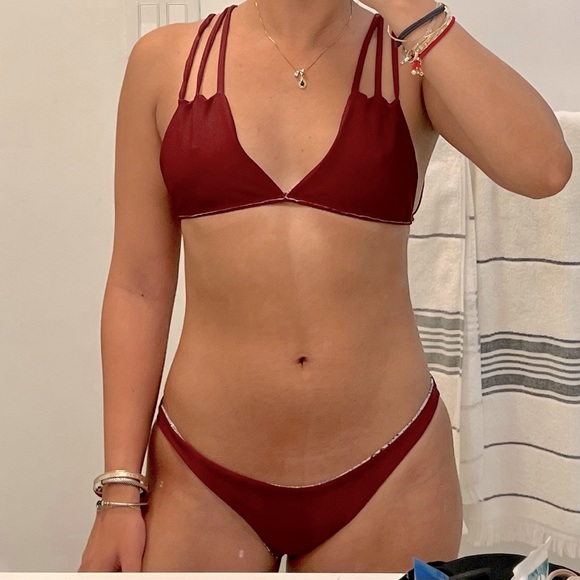 Small reversible burgundy and snakeskin bikini top and bottom - Picture 3 of 3